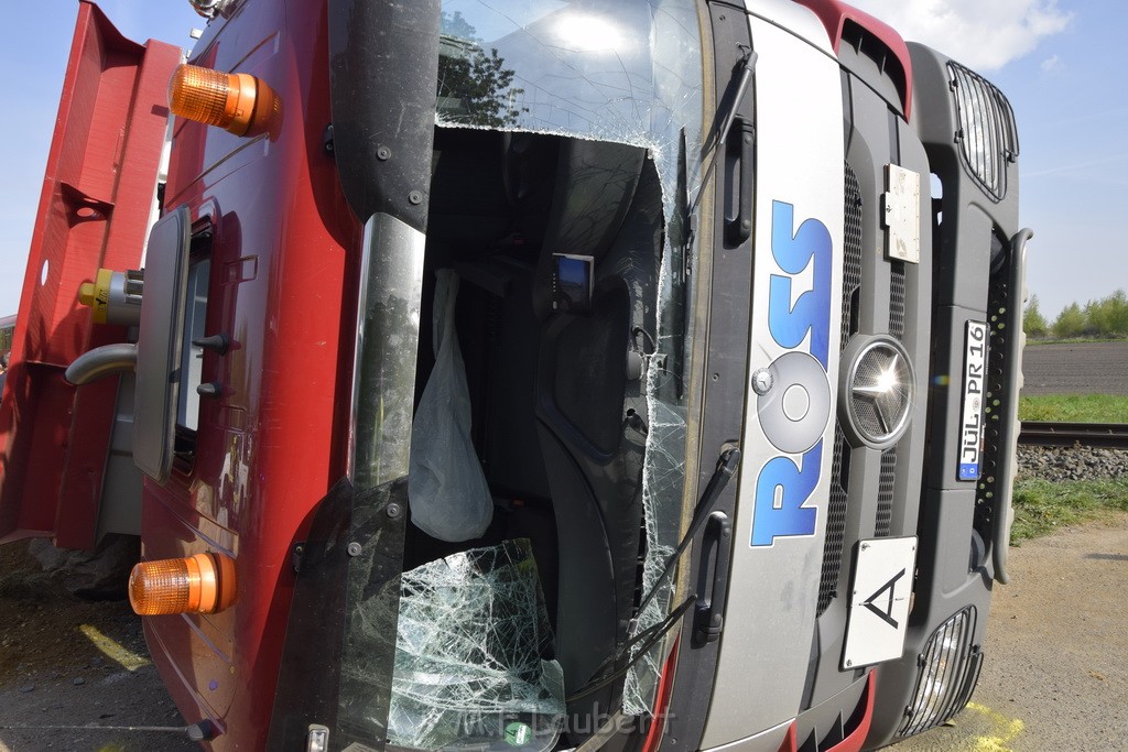 Schwerer VU LKW Zug Bergheim Kenten Koelnerstr P202.JPG - Miklos Laubert